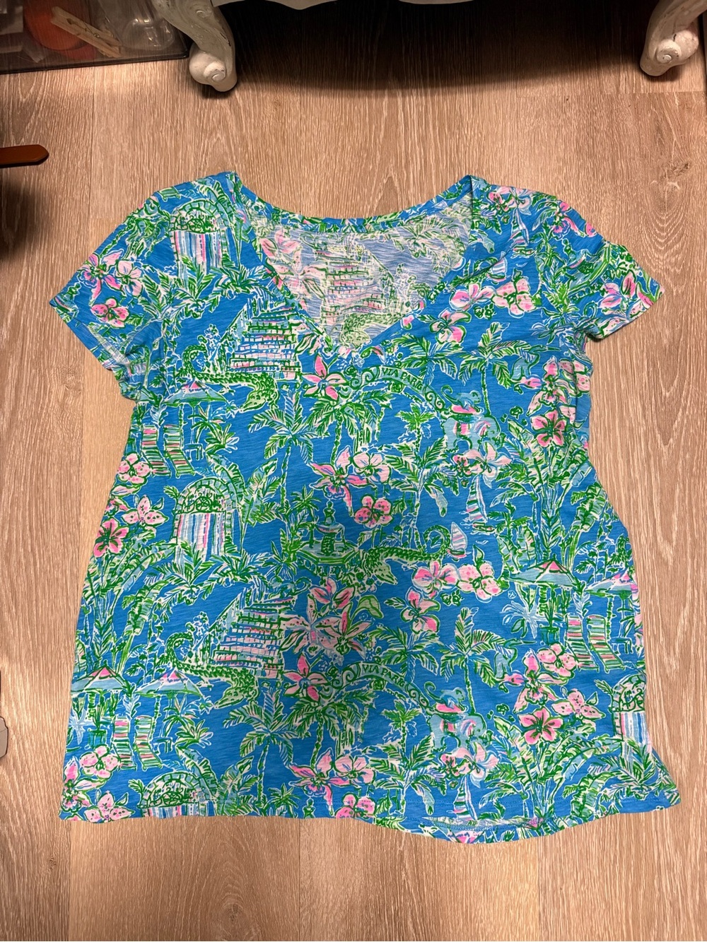 Lily Pulitzer BTropical Blue Floral V-Neck Tee